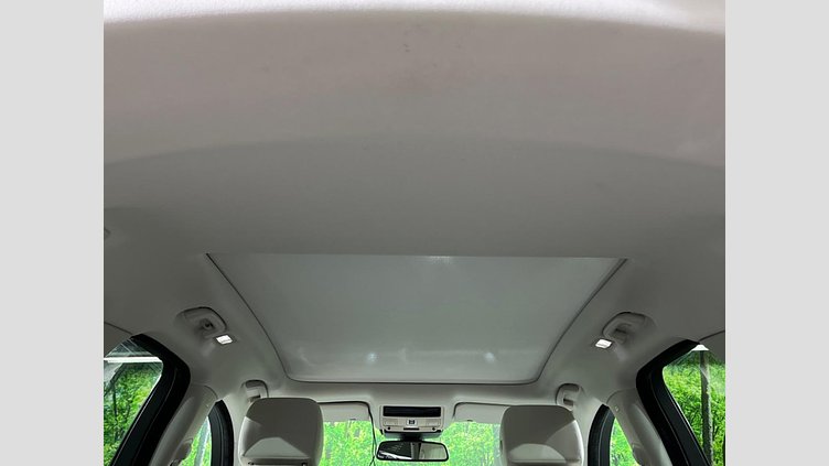 2017 認定中古車 Jaguar XF Yulong White 2WD プレステージ
