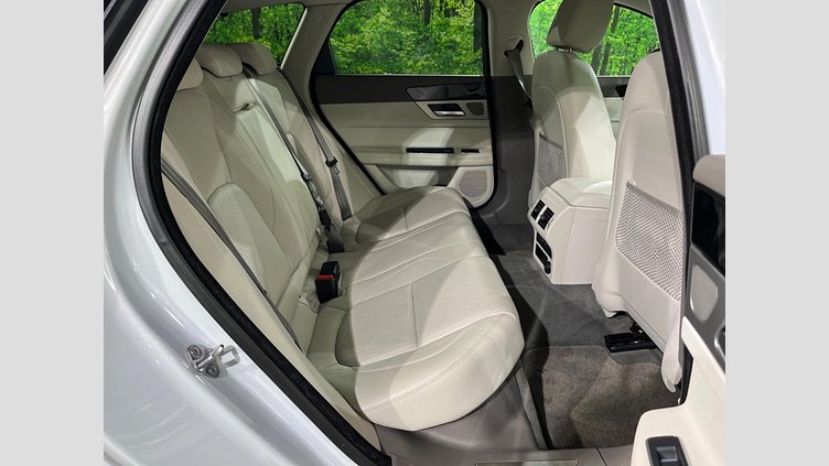 2017 認定中古車 Jaguar XF Yulong White 2WD プレステージ