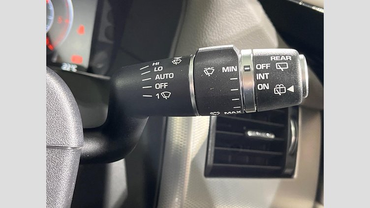 2017 認定中古車 Jaguar XF Yulong White 2WD プレステージ