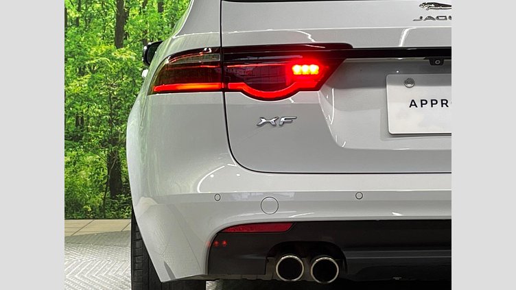 2017 認定中古車 Jaguar XF Yulong White 2WD プレステージ