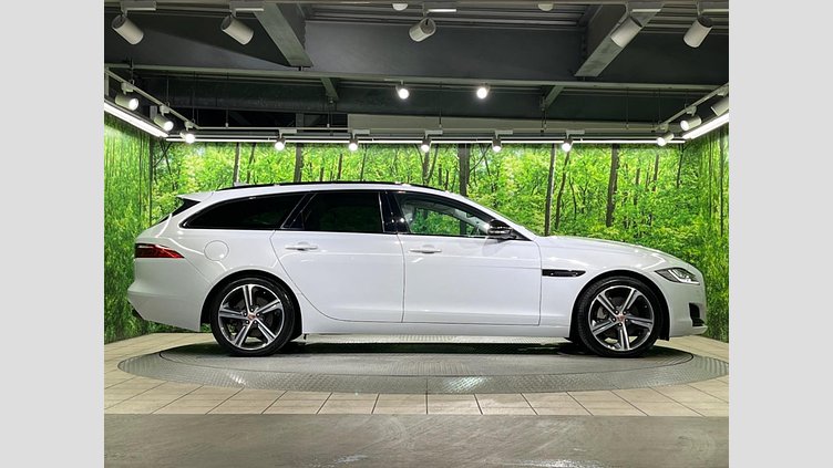 2017 認定中古車 Jaguar XF Yulong White 2WD プレステージ