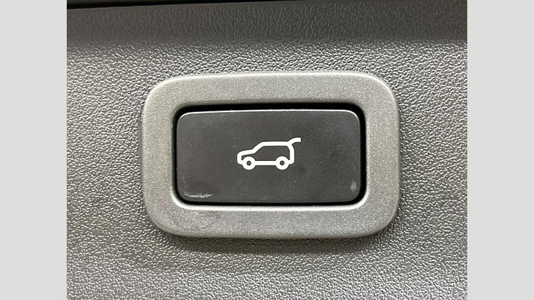 2017 認定中古車 Jaguar XF Yulong White 2WD プレステージ