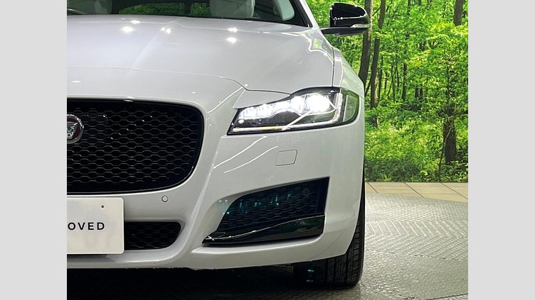 2017 認定中古車 Jaguar XF Yulong White 2WD プレステージ