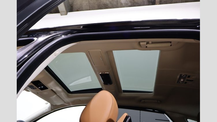 2019 認定中古車 Jaguar XJ Santorini Black 5.0 litre V8 Supercharged Petrol オートバイオグラフィーLWB