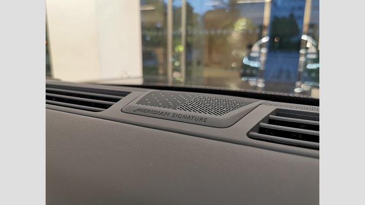 2024 認定中古車 Land Rover Range Rover Charente Grey 3.0 litre i6D​ オートバイオグラフィ　D300