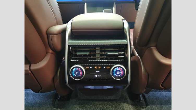 2024 認定中古車 Land Rover Range Rover Charente Grey 3.0 litre i6D​ オートバイオグラフィ　D300