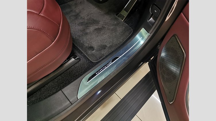 2024 認定中古車 Land Rover Range Rover Charente Grey 3.0 litre i6D​ オートバイオグラフィ　D300