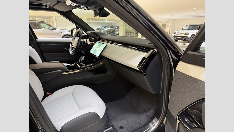 2025 Ny Land Rover Range Rover Sport Santorini Black P460e Bensin Plug-in Hybrid Kort hjulbas (SWB) Dynamic SE