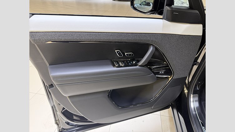 2025 Ny Land Rover Range Rover Sport Santorini Black P460e Bensin Plug-in Hybrid Kort hjulbas (SWB) Dynamic SE