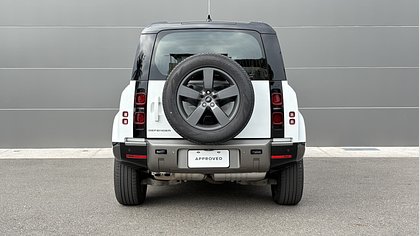 Defender 110 6