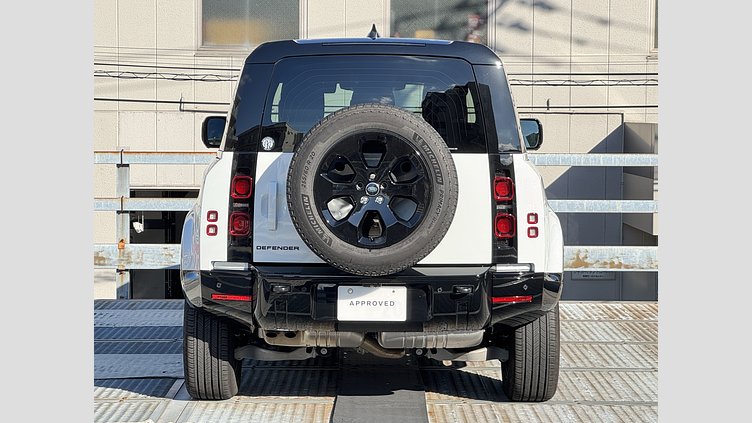 2025 認定中古車 Land Rover Defender 90 フジホワイト D350 ディーゼルマイルドハイブリッド X-Dynamic HSE