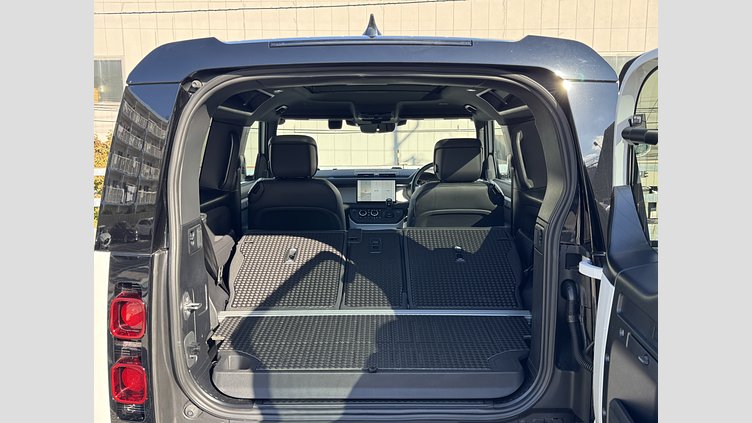 2025 認定中古車 Land Rover Defender 90 フジホワイト D350 ディーゼルマイルドハイブリッド X-Dynamic HSE