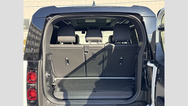 2025 認定中古車 Land Rover Defender 90 フジホワイト D350 ディーゼルマイルドハイブリッド X-Dynamic HSE