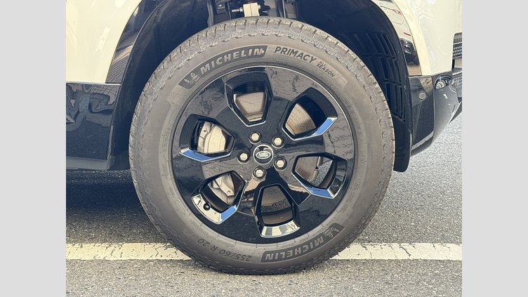 2025 認定中古車 Land Rover Defender 90 フジホワイト D350 ディーゼルマイルドハイブリッド X-Dynamic HSE