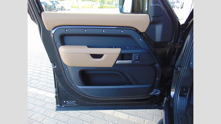 2026 Новий Land Rover Defender 110 Santorini Black 3.0 litre i6D​ X-Dynamic HSE