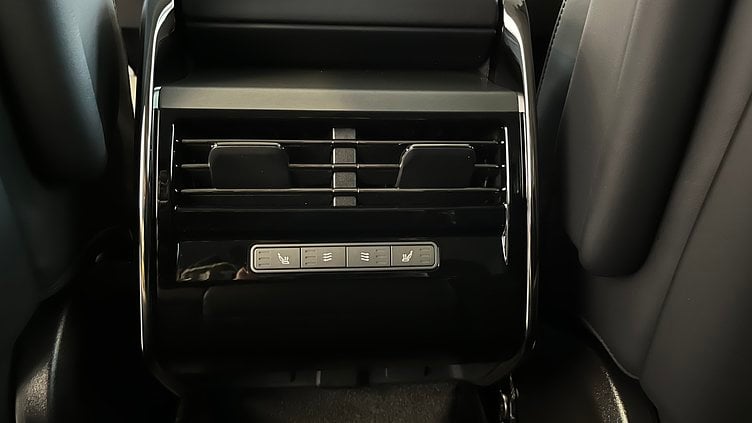2023 Nowy Land Rover Range Rover Sport Fuji White D300 SE