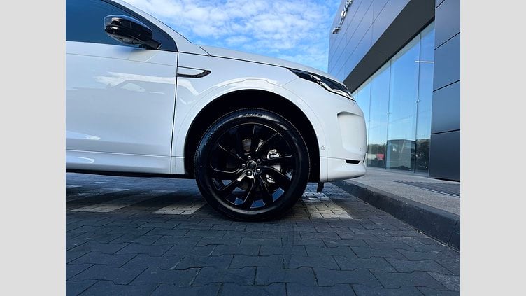 2023 JAZDENÉ VOZIDLÁ Land Rover Discovery Sport Fuji White 2,0-liter, 4-valec, Diesel, 204 PS ,(automat), pohon všetkých kolies , 7-miestne  S
