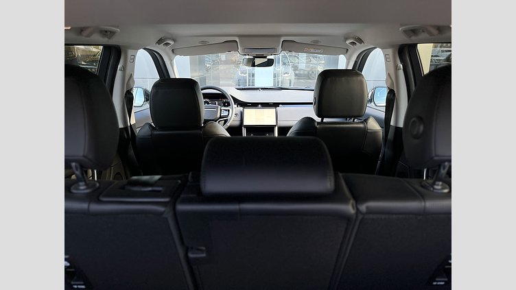 2023 JAZDENÉ VOZIDLÁ Land Rover Discovery Sport Fuji White 2,0-liter, 4-valec, Diesel, 204 PS ,(automat), pohon všetkých kolies , 7-miestne  S