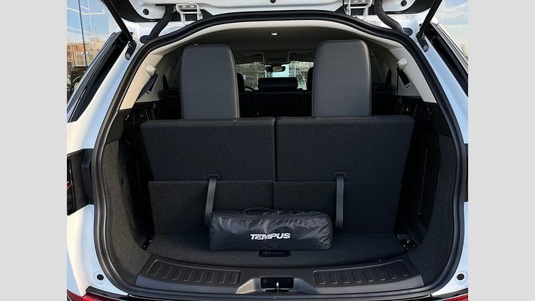 2023 JAZDENÉ VOZIDLÁ Land Rover Discovery Sport Fuji White 2,0-liter, 4-valec, Diesel, 204 PS ,(automat), pohon všetkých kolies , 7-miestne  S