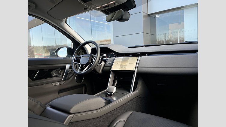 2023 JAZDENÉ VOZIDLÁ Land Rover Discovery Sport Fuji White 2,0-liter, 4-valec, Diesel, 204 PS ,(automat), pohon všetkých kolies , 7-miestne  S