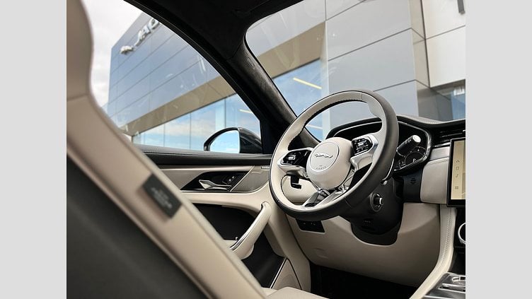2024 SKLADOVÉ VOZIDLÁ Jaguar F-Pace Sivá Carpathian P250 AWD Ingenium 2,0-liter, 6-valec, 300 k (automat),
pohon všetkých kolies R-DYNAMIC HSE