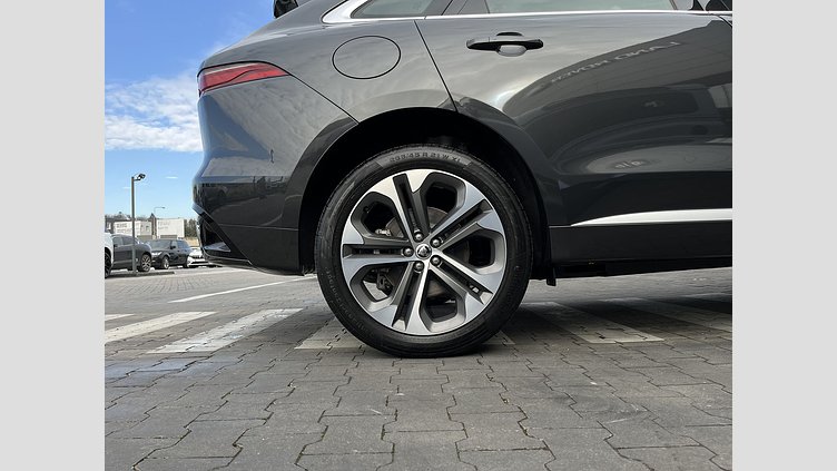 2024 SKLADOVÉ VOZIDLÁ Jaguar F-Pace Sivá Carpathian P250 AWD Ingenium 2,0-liter, 6-valec, 300 k (automat),
pohon všetkých kolies R-DYNAMIC HSE