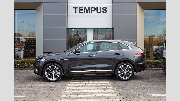 2024 SKLADOVÉ VOZIDLÁ Jaguar F-Pace Sivá Carpathian P250 AWD Ingenium 2,0-liter, 6-valec, 300 k (automat),
pohon všetkých kolies R-DYNAMIC HSE