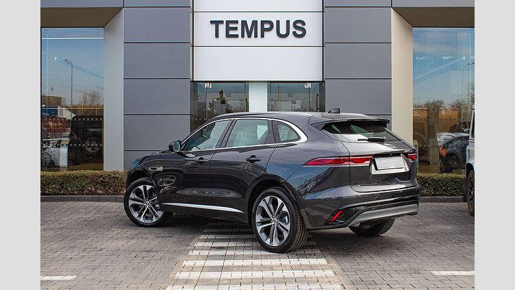 2024 SKLADOVÉ VOZIDLÁ Jaguar F-Pace Sivá Carpathian P250 AWD Ingenium 2,0-liter, 6-valec, 300 k (automat),
pohon všetkých kolies R-DYNAMIC HSE