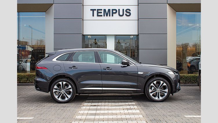 2024 SKLADOVÉ VOZIDLÁ Jaguar F-Pace Sivá Carpathian P250 AWD Ingenium 2,0-liter, 6-valec, 300 k (automat),
pohon všetkých kolies R-DYNAMIC HSE