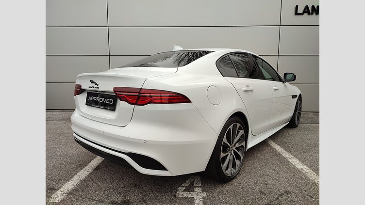 2024 Approved/Jazdené Jaguar XE Fuji White RWD 2.0D I4 D200 R-Dynamic SE A/T