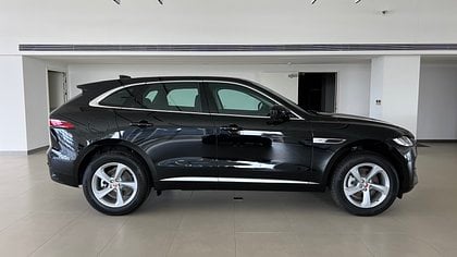 F-Pace 2