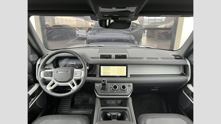 2024 JAZDENÉ VOZIDLÁ Land Rover Defender 110 Eiger Grey 200 X-Dynamic SE