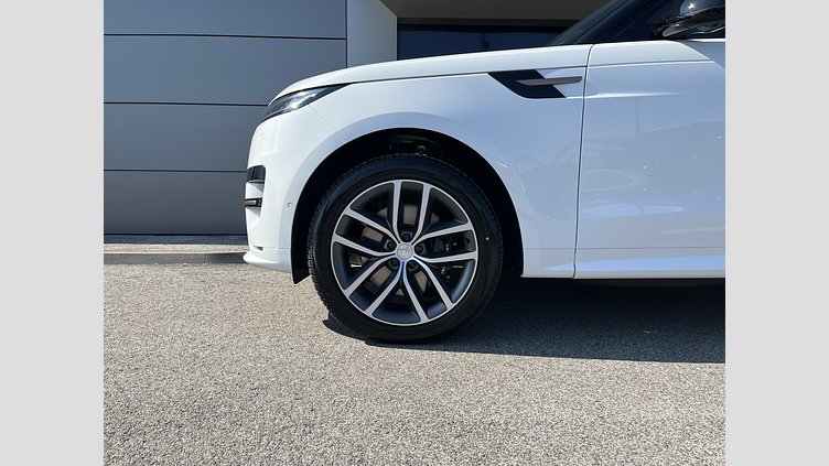 2024 SKLADOVÉ VOZIDLÁ Land Rover Range Rover Sport Fuji White 460 PHEV Dynamic SE 