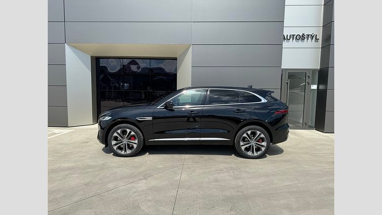 2024 SKLADOVÉ VOZIDLÁ Jaguar F-Pace Santorini Black 3.0D I6 MHEV 300PS R-Dynamic SE AWD Auto