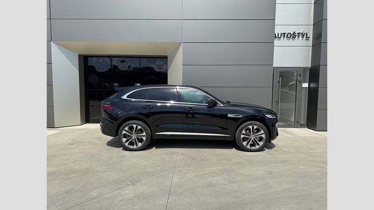 2024 SKLADOVÉ VOZIDLÁ Jaguar F-Pace Santorini Black 3.0D I6 MHEV 300PS R-Dynamic SE AWD Auto