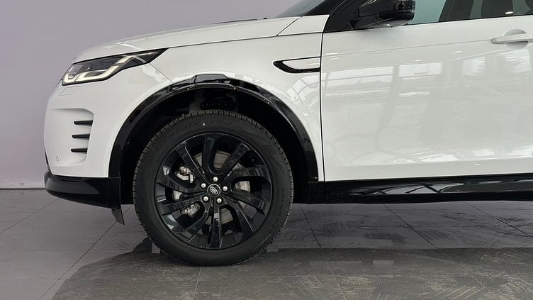 2023 Używany Land Rover Discovery Sport Fuji White AWD Discovery Sport MY24 2.0 I4 249 PS AWD Auto Dynamic SE