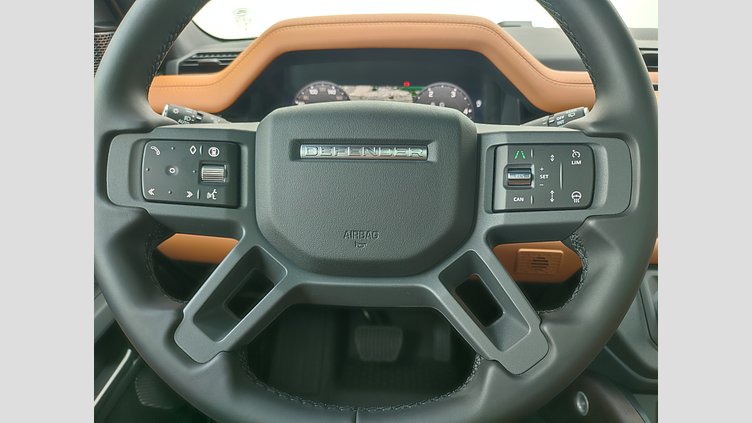 2024 Approved/Jazdené Land Rover Defender 110 Silicon Silver 4x4 3.0D I6 D300 MHEV X-Dynamic HSE A/T AWD, 221kW, A8, 5d.