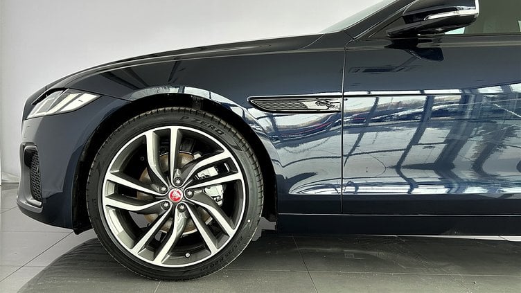 2022 Używany Jaguar XF Portofino Blue D200 AWD AUTOMATIC MHEV  SE