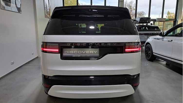 2024 Approved Land Rover Discovery Fuji White P300 Benzyna STANDARD WHEELBASE DYNAMIC SE