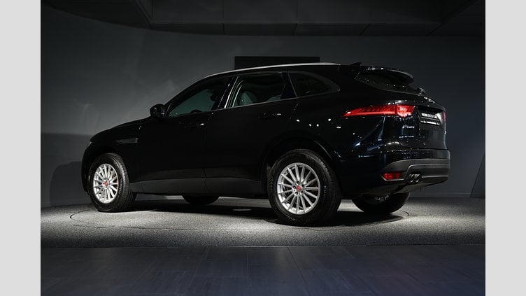 2018 Begagnad Jaguar F-Pace Santorini Black AWD D180 2.0 AWD