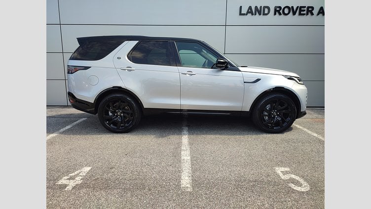 2024 Approved/Jazdené Land Rover Discovery Hakuba Silver 4x4 3.0 I6 D250 MHEV Dynamic SE AWD A/T