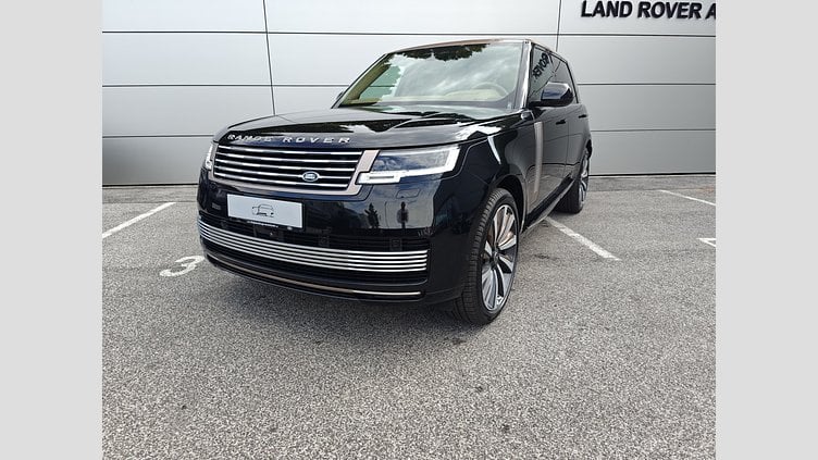 2024 SKLADOVÉ VOZIDLÁ Land Rover Range Rover Santorini Black AWD P615 SV LWB