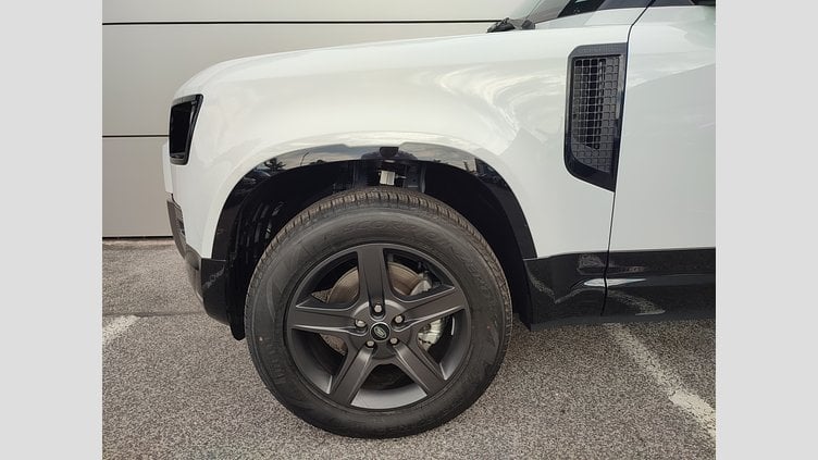 2024 Approved/Jazdené Land Rover Defender 110 Fuji White 4x4 3.0D I6 D250 MHEV X-Dynamic SE A/T AWD