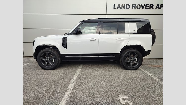 2024 Approved/Jazdené Land Rover Defender 110 Fuji White 4x4 3.0D I6 D250 MHEV X-Dynamic SE A/T AWD