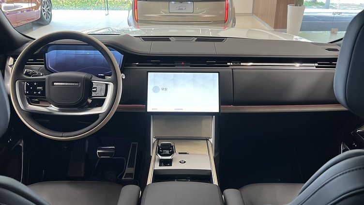 2024 新車 Land Rover Range Rover (1EJ) Ostuni Pearl White 珍珠白 P615 汽油 (輕油電混合) 長軸距 SV