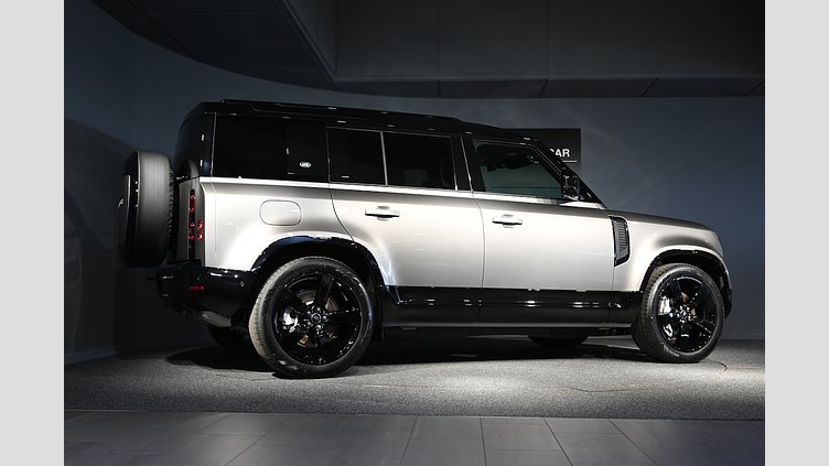 2024 Begagnad Land Rover Defender 110 Silicon Silver AWD X-Dynamic SE D300