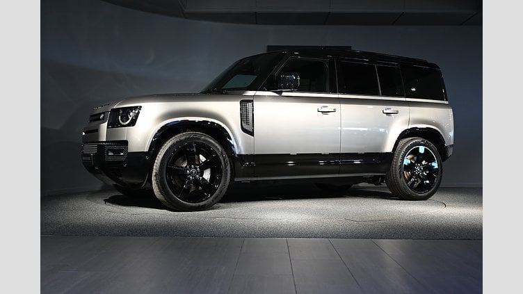 2024 Begagnad Land Rover Defender 110 Silicon Silver AWD X-Dynamic SE D300