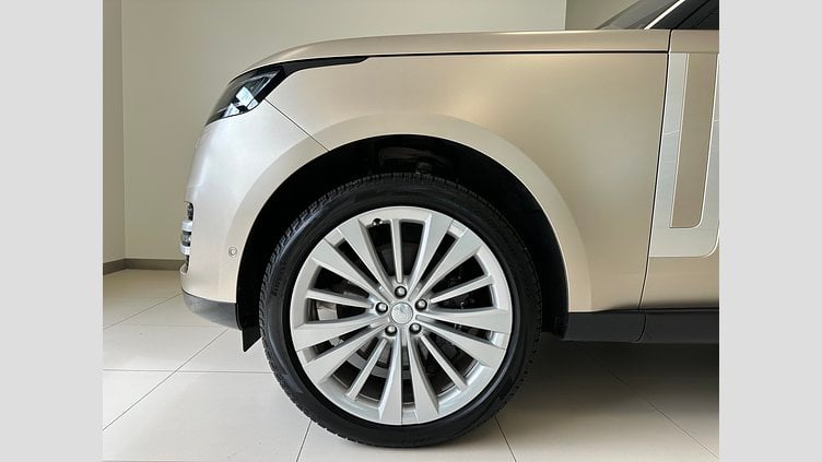 2023 Begagnad Land Rover Range Rover Sunset Gold in Satin finish 4.4L V8 AWD P530 First Edition 