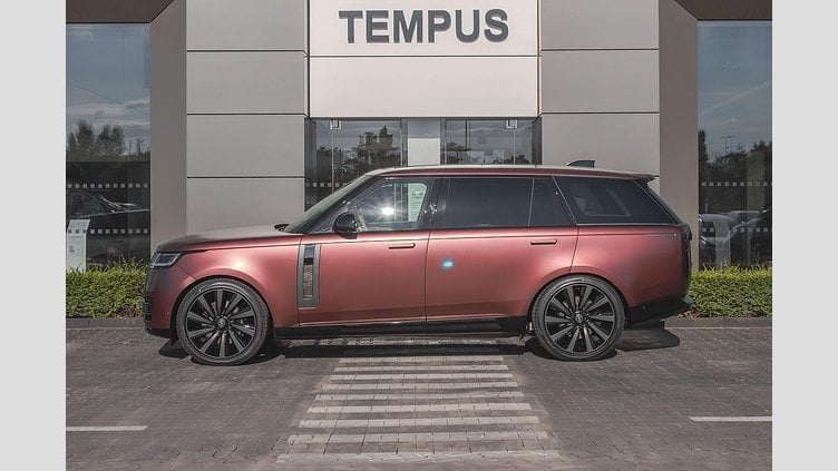 2024 SKLADOVÉ VOZIDLÁ Land Rover Range Rover Sunrise Copper - Satin finish 4.4 V8 615k AWD, SV Land Rover RANGE ROVER, 4.4 V8 615k AWD, SV