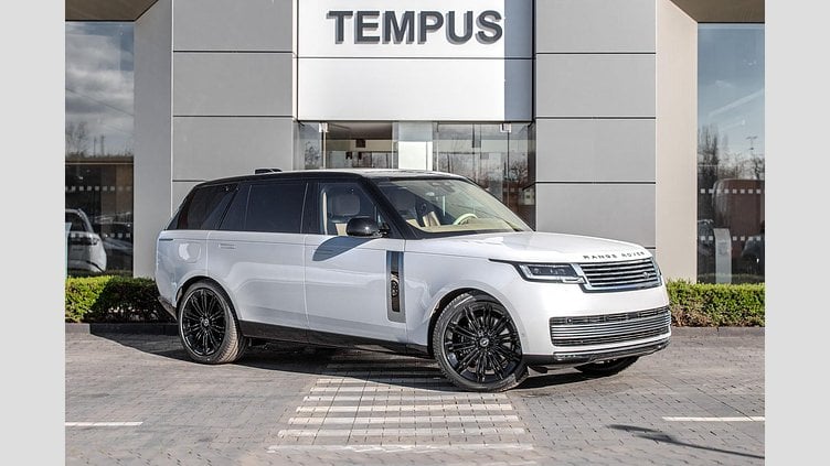 2024 SKLADOVÉ VOZIDLÁ Land Rover Range Rover Ostuni Pearl White 4.4 V8 615 k 4.4 V8 615 k AWD Auto 5 dr SUV LWB SV , SV